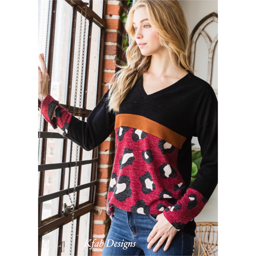 ❤️LAST 1! V Neck Soft Ribbed Color Block Animal Print Contrast Top! - Picture 3 of 12